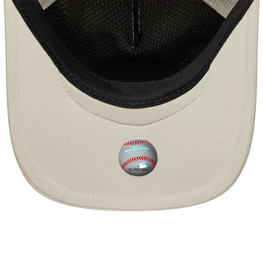 Seattle Mariners MLB Sporty Cream 9FORTY Apex Adjustable Cap